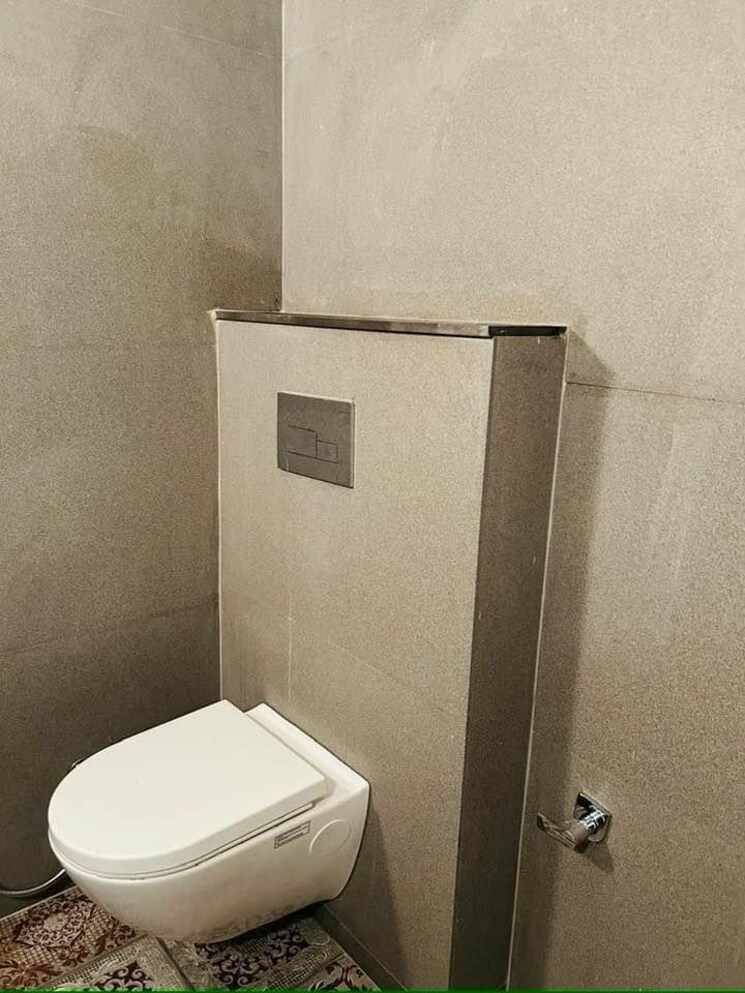 Bathroom, greater kailash ii 3 Bedroom 2100 Sq.Ft. Builder Floor In Greater Kailash ii Delhi 9474563