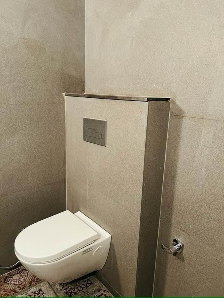 Bathroom, greater kailash ii 3 Bedroom 2100 Sq.Ft. Builder Floor In Greater Kailash ii Delhi 9474563