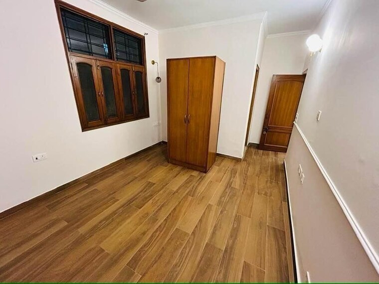 Room, greater kailash ii 3 Bedroom 2100 Sq.Ft. Builder Floor In Greater Kailash ii Delhi 9474563