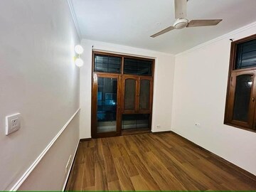Room in 3 BHK Builder Floor at Greater Kailash ii – for Rent