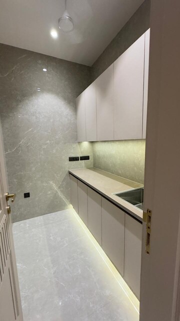 Bathroom in 4 BHK Builder Floor at Safdarjung Enclave – for Sale