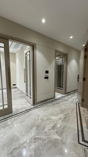 Building Lobby in 4 BHK Builder Floor at Safdarjung Enclave – for Sale