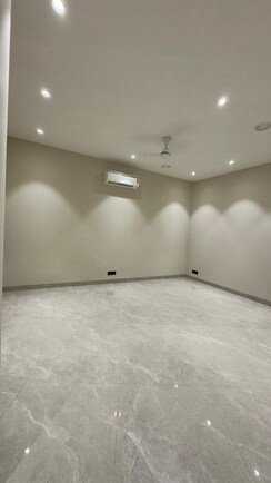 4 BHK + Servant Room Builder Floor For Sale in Safdarjung Enclave