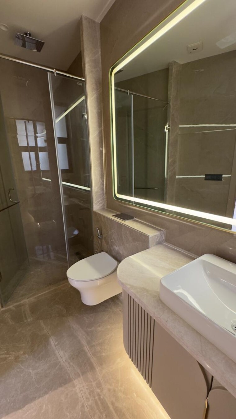 Bathroom, safdarjung enclave 4 Bedroom 2259 Sq.Ft. Builder Floor In Safdarjung Enclave Delhi 9474573