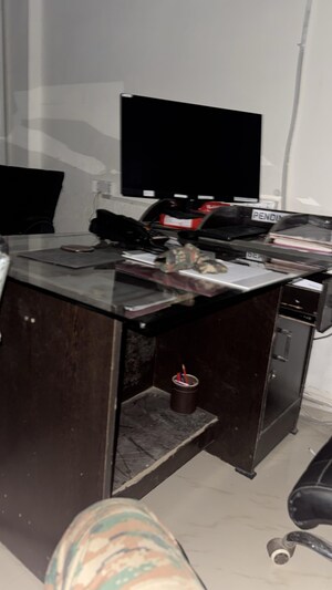 Master Bedroom in 2 BHK Builder Floor at Dlf Phase I – for Rent