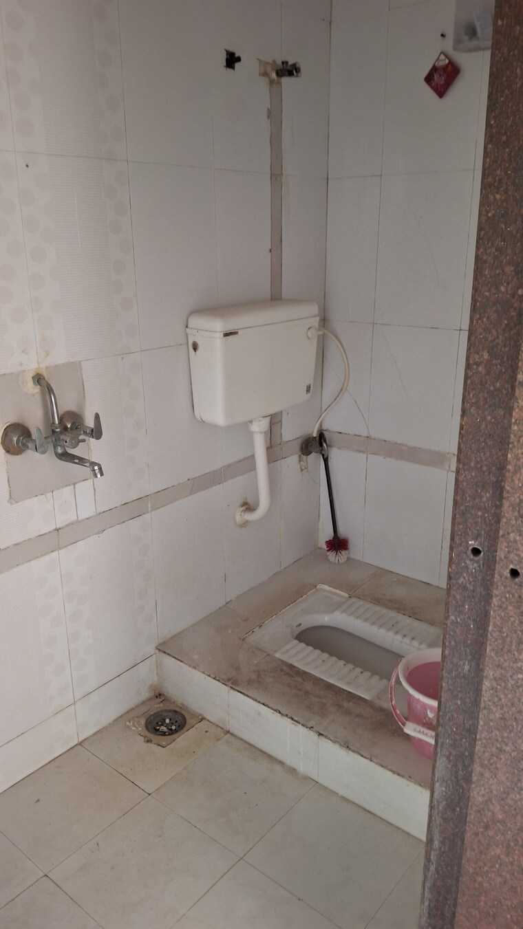 Bathroom, lucky-dream-heritage 2 Bedroom 890 Sq.Ft. Apartment In Ulwe Sector 19 Navi Mumbai 9474588