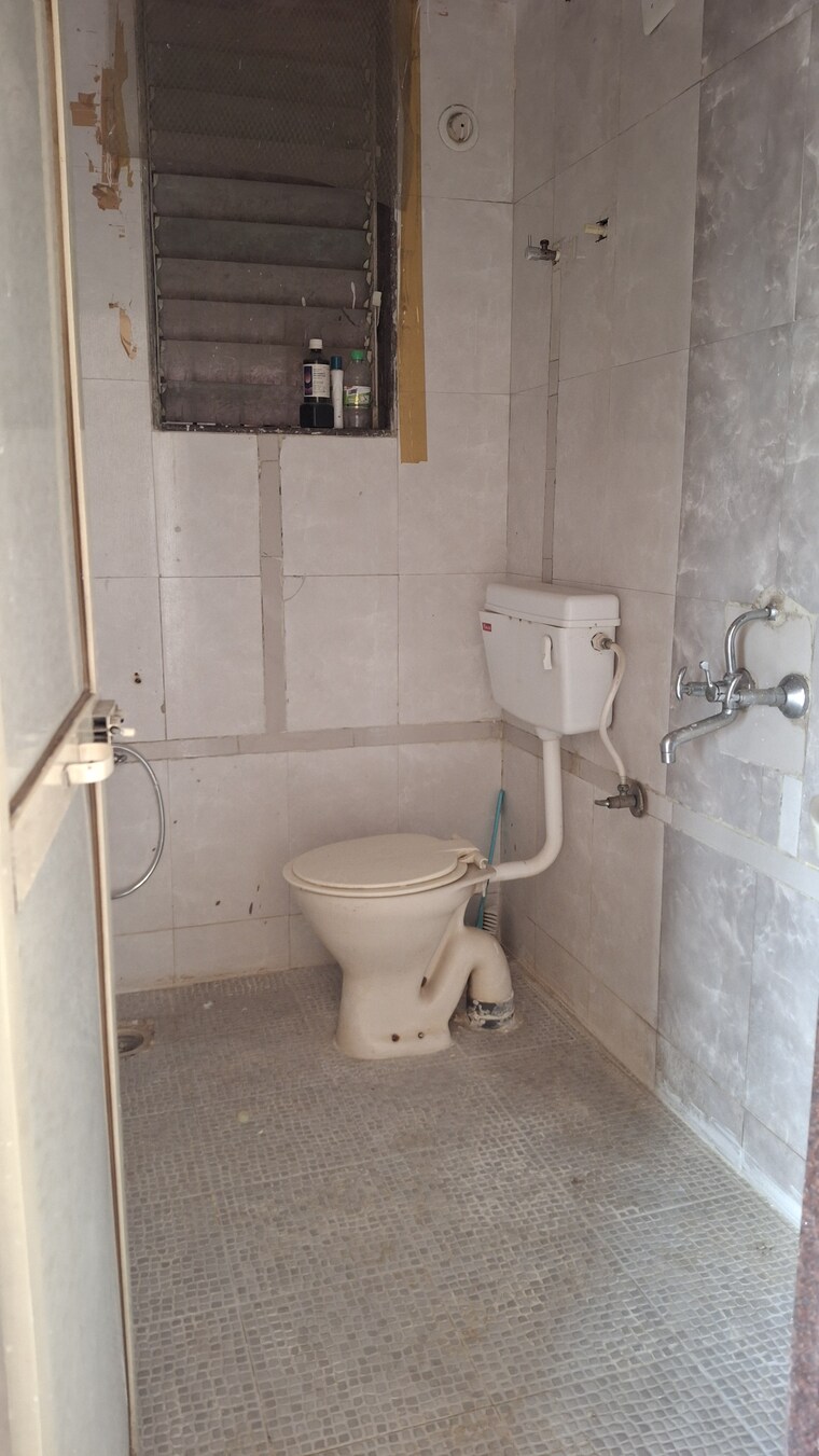 Bathroom, lucky-dream-heritage 2 Bedroom 890 Sq.Ft. Apartment In Ulwe Sector 19 Navi Mumbai 9474588