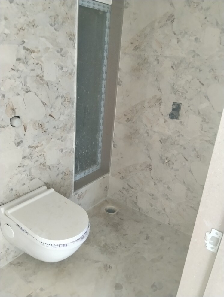 Bathroom, shraddha-priva 2 Bedroom 624 Sq.Ft. Apartment In Mulund West Mumbai 9474586