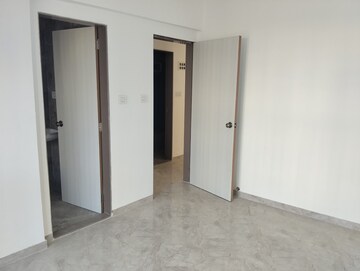 Room in 2 BHK Apartment at Shraddha Priva, Mulund West – for Rent