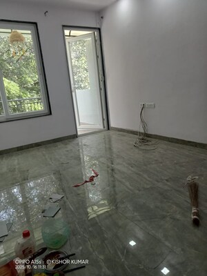 Room in 4 BHK Apartment at Vasant Kunj – for Rent