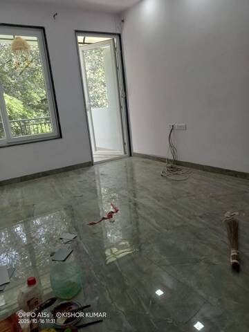 Room in 4 BHK Apartment at Vasant Kunj – for Rent