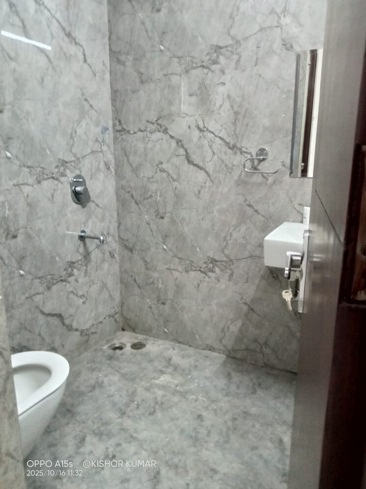 Attached Bathroom, vasant kunj 4 Bedroom 2500 Sq.Ft. Apartment In Vasant Kunj Delhi 9474619