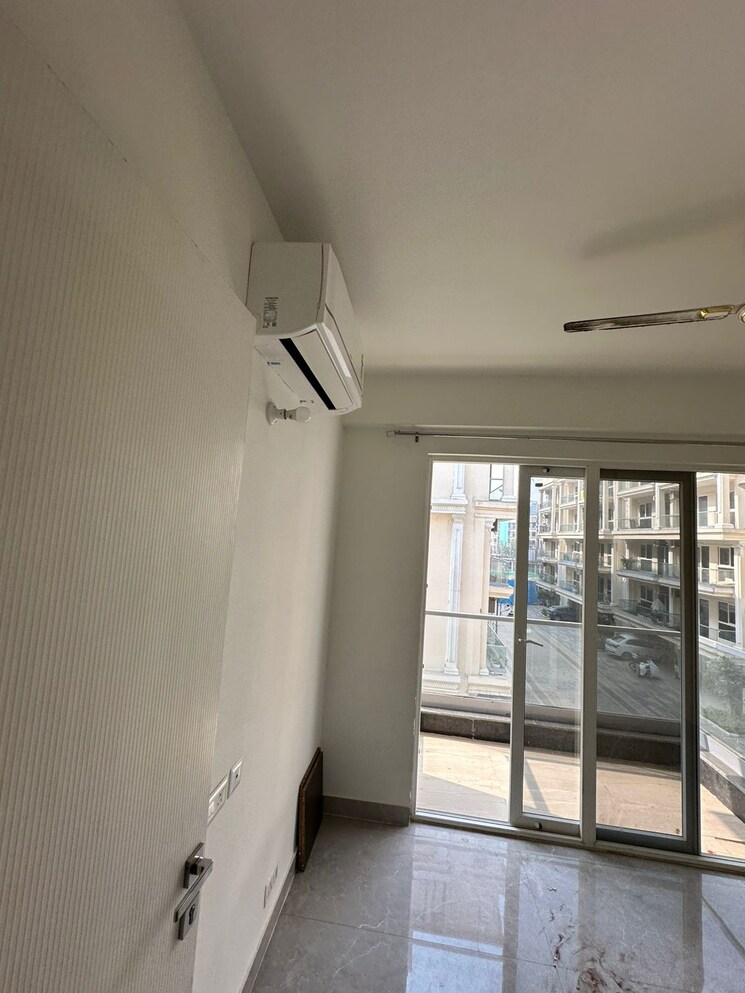 Room, signature-global-city-92 3.5 Bedroom 1400 Sq.Ft. Apartment In Sector 92 Gurgaon 9474613