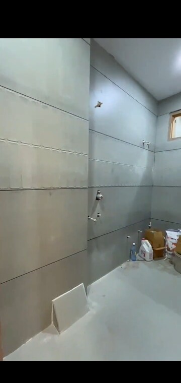 Furnished Amenities in 2 BHK Builder Floor at Dwarka Mor – for Sale