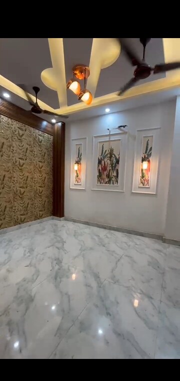 Room in 2 BHK Builder Floor at Dwarka Mor – for Sale