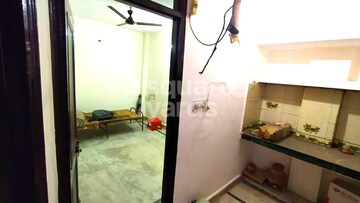 Room in 2 BHK Builder Floor at Shastri Nagar – for Rent