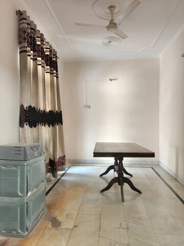 Furnished Amenities in 5 BHK Independent House at Sector 14 – for Rent