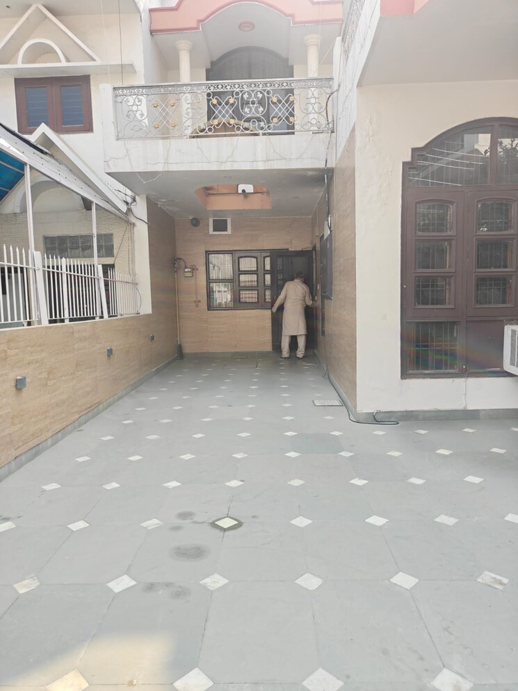 Entrance, sector 14 5 Bedroom 3150 Sq.Ft. Independent House In Sector 14 Faridabad 9474810