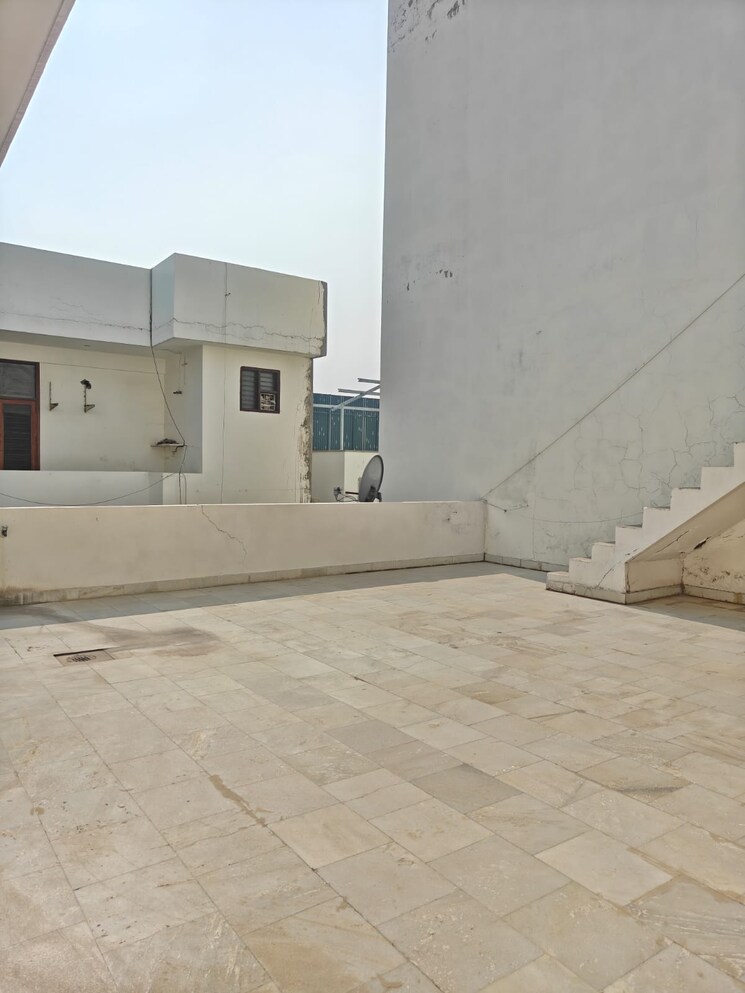 Terrace, sector 14 5 Bedroom 3150 Sq.Ft. Independent House In Sector 14 Faridabad 9474810