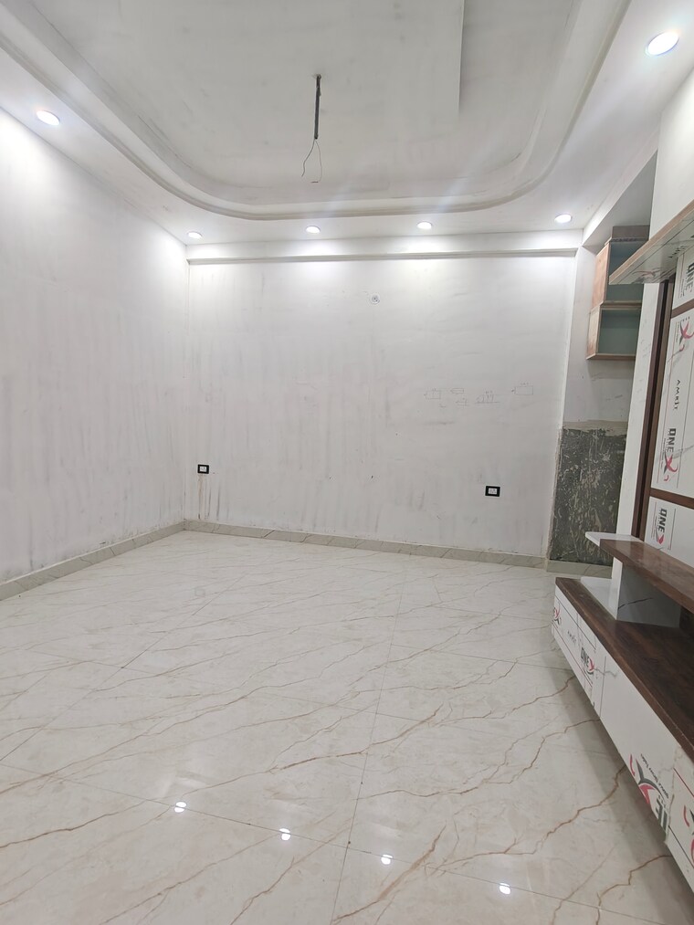 Bathroom, deep-homes-sector-73 3 Bedroom 1550 Sq.Ft. Builder Floor In Sector 73 Noida 9474774