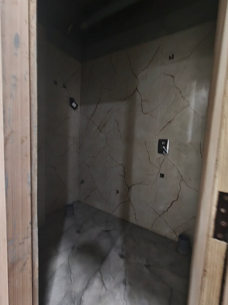 Bathroom, deep-homes-sector-73 3 Bedroom 1550 Sq.Ft. Builder Floor In Sector 73 Noida 9474774