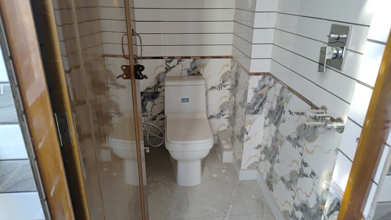 Bathroom, mohan garden 3 Bedroom 34 Sq.Yd. Independent House In Mohan Garden Delhi 9475017