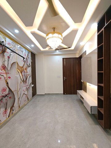 Bedroom in 2 BHK Builder Floor at Hardik Tower, Sector 72 – for Sale