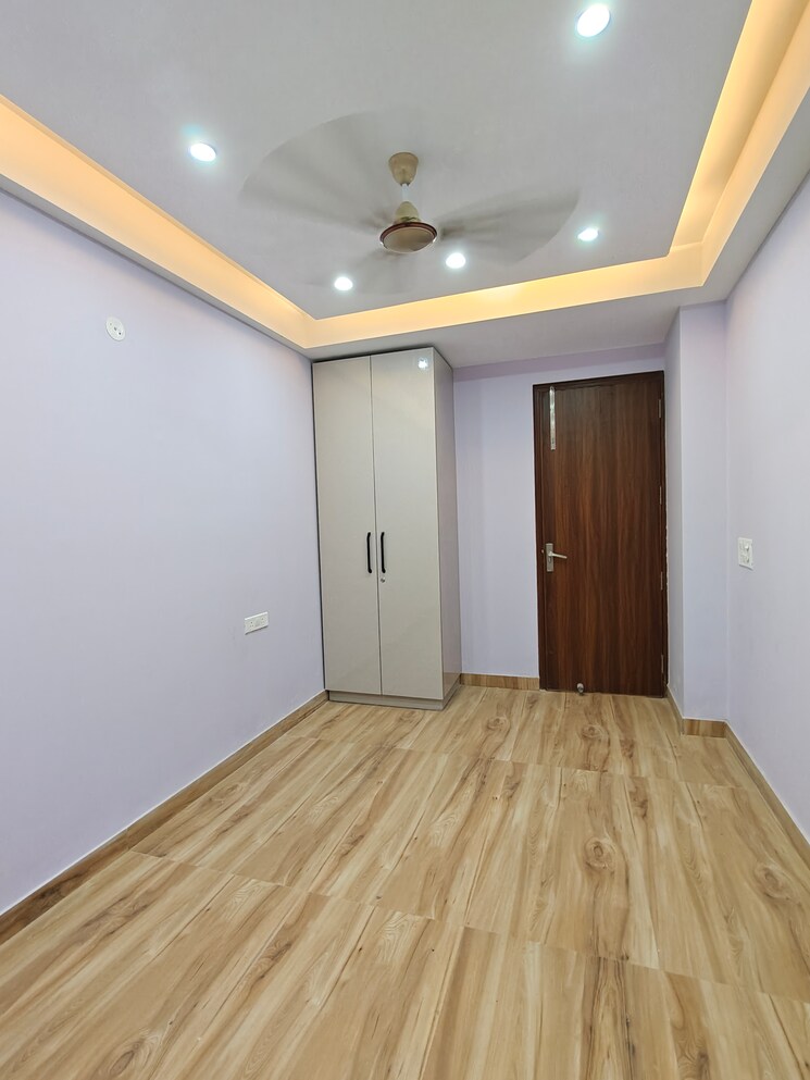 Room, hardik-tower 2 Bedroom 1025 Sq.Ft. Builder Floor In Sector 72 Noida 9474935