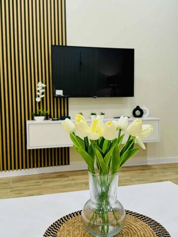 Bedroom in 2 BHK Builder Floor at Sector 43 – for Rent