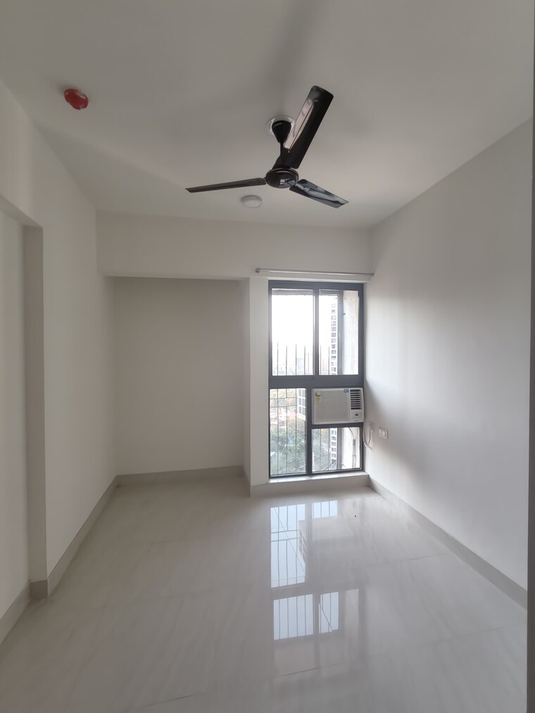 Room, lodha-crown-quality-homes 1 Bedroom 450 Sq.Ft. Apartment In Majiwada Thane 9475004