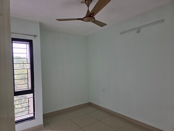 Room in 2.5 BHK Apartment at Nanded Lalit, Sinhagad Road – for Sale