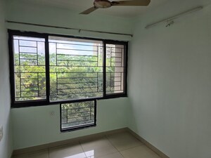 Room in 2.5 BHK Apartment at Nanded Lalit, Sinhagad Road – for Sale