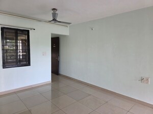 Room in 2.5 BHK Apartment at Nanded Lalit, Sinhagad Road – for Sale