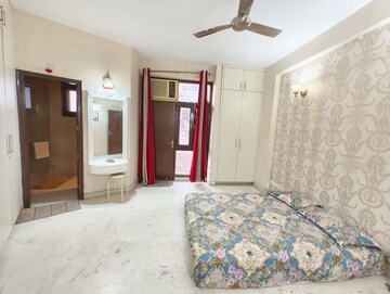 Bedroom in 2 BHK Builder Floor at Kalkaji – for Sale