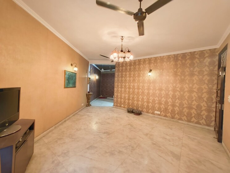 Room, kalkaji 2 Bedroom 150 Sq.Yd. Builder Floor In Kalkaji Delhi 9475091