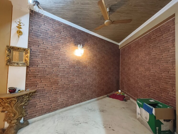 Balcony, kalkaji 2 Bedroom 150 Sq.Yd. Builder Floor In Kalkaji Delhi 9475091