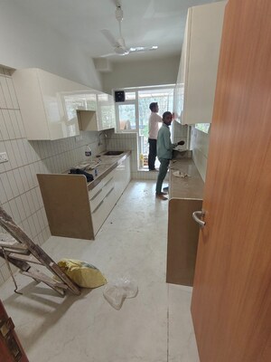 Master Bedroom in 3 BHK Apartment at Silver Apartments Prabhadevi, Prabhadevi – for Rent