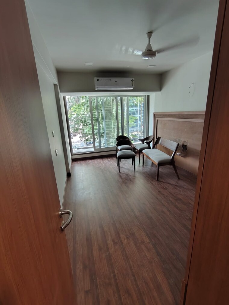 Room, silver-apartments-prabhadevi 3 Bedroom 1200 Sq.Ft. Apartment In Prabhadevi Mumbai 9475140