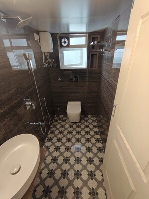 Master Bedroom in 3 BHK Apartment at Silver Apartments Prabhadevi, Prabhadevi – for Rent