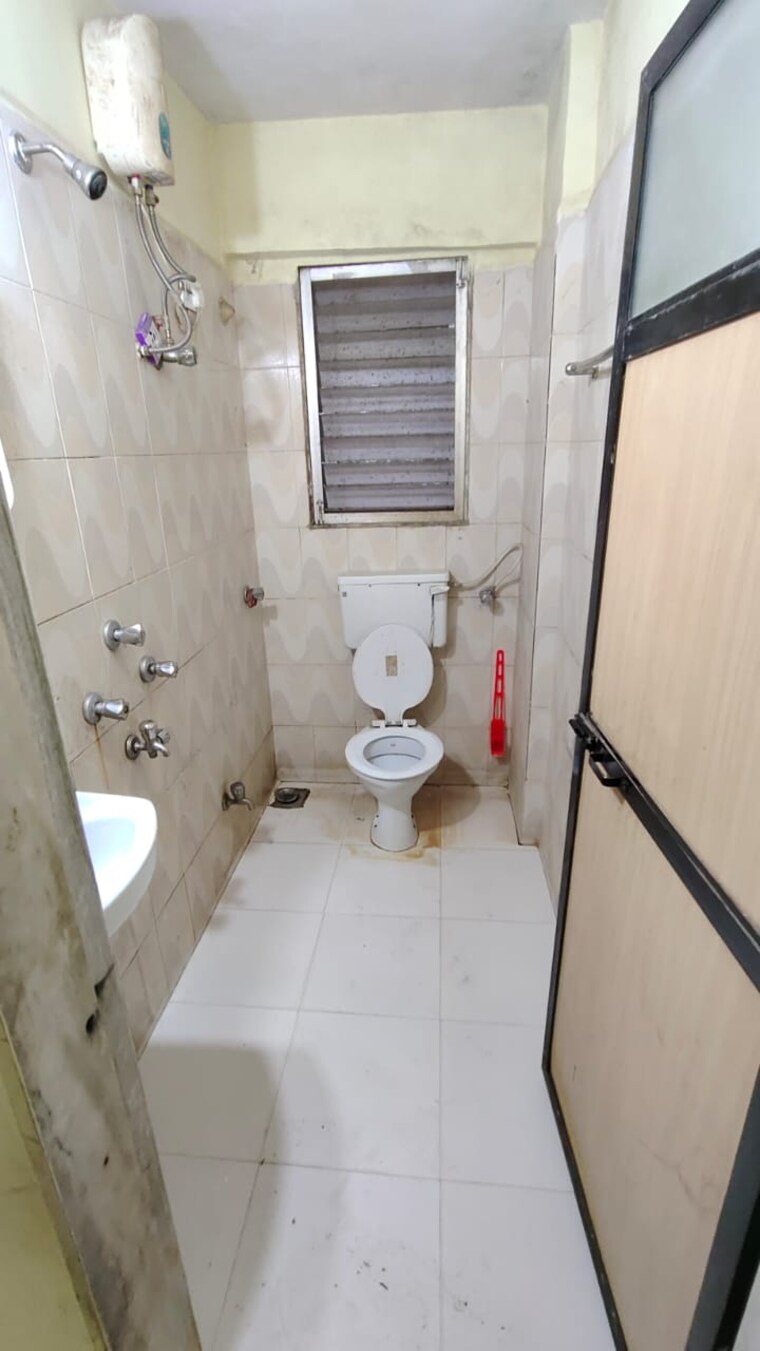 Master Bedroom, lok-yamuna 2 Bedroom 915 Sq.Ft. Apartment In Andheri East Mumbai 9475145