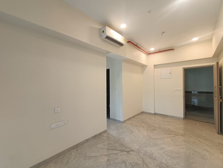 Room, marine lines 5 Bedroom 1500 Sq.Ft. Apartment In Marine Lines Mumbai 9475179