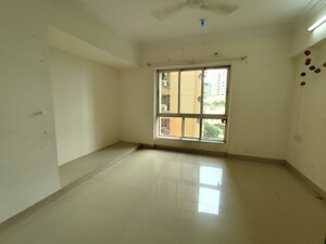 Room in 2 BHK Apartment at Tulipia And Tilia Apartment, Chandivali – for Rent