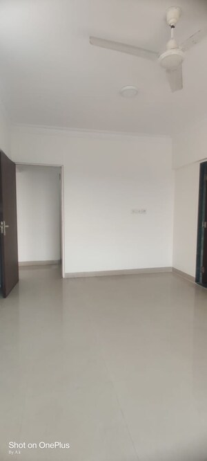 Room in 2 BHK Apartment at Tulipia And Tilia Apartment, Chandivali – for Rent