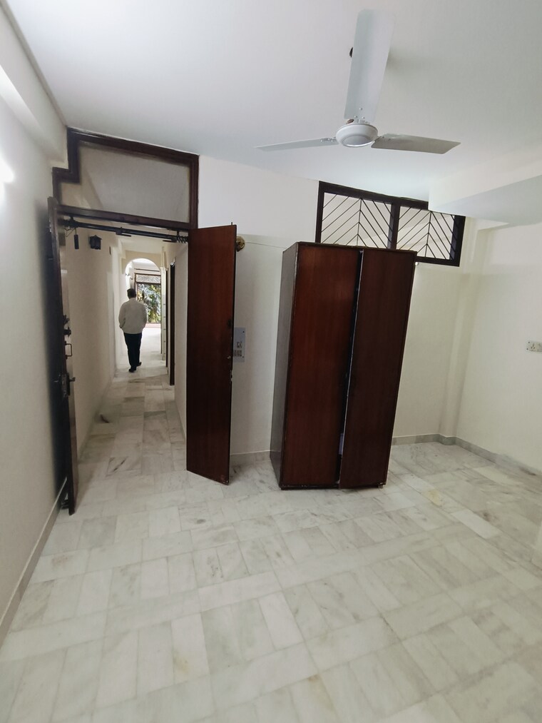 Room, malviya nagar 2 Bedroom 1010 Sq.Ft. Builder Floor In Malviya Nagar Delhi 9475137