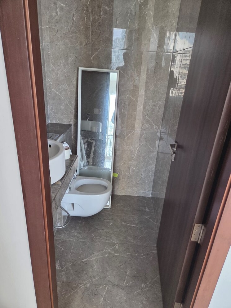 Bathroom, runwal-the-reserve 4 Bedroom 1800 Sq.Ft. Apartment In Worli Mumbai 9475161