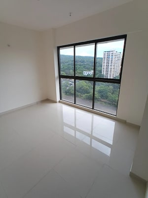 Room in 3 BHK Apartment at Lodha Woods, Kandivali East – for Sale