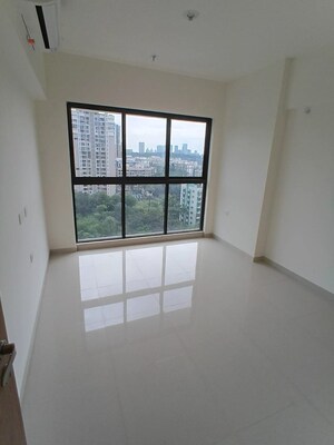 Room in 3 BHK Apartment at Lodha Woods, Kandivali East – for Sale