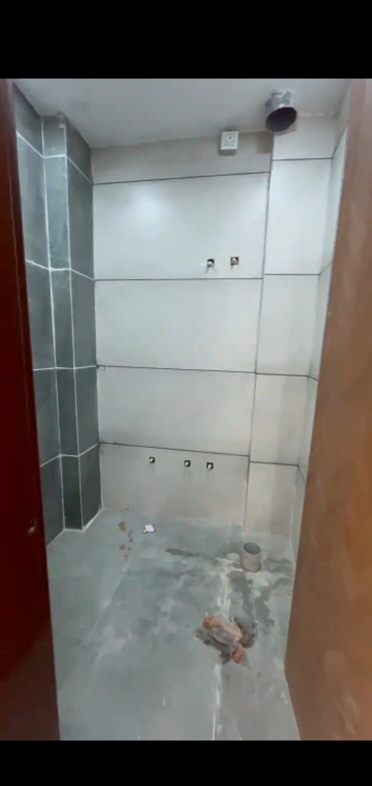 Bathroom, dwarka mor 1 Bedroom 360 Sq.Ft. Builder Floor In Dwarka Mor Delhi 9475223