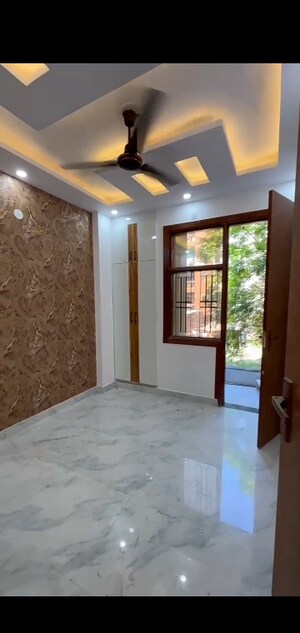 Room in 1 BHK Builder Floor at Dwarka Mor – for Sale