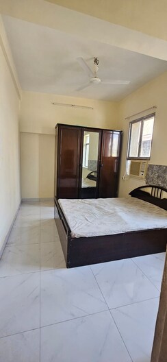 1 BHK + Study Room Apartment For Sale in Colaba 